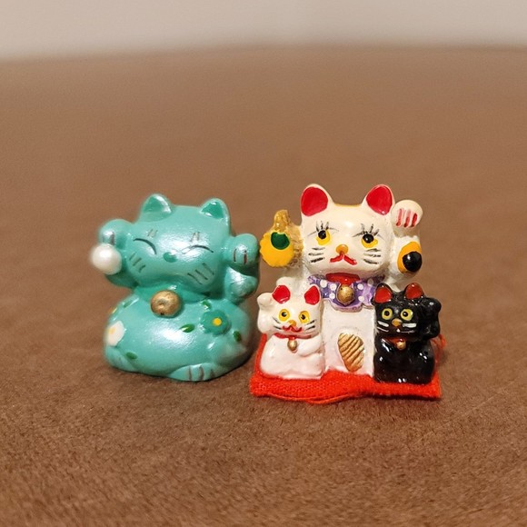 Maneki-neko Lucky Cat Mini Figures - Picture 9 of 11